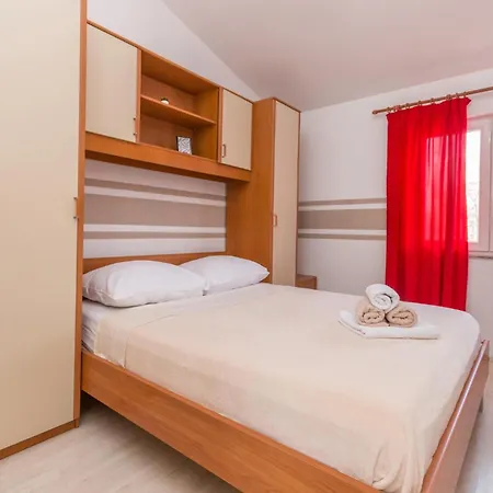 Holiday home Lovely In With Kitchen Biograd Na Moru
