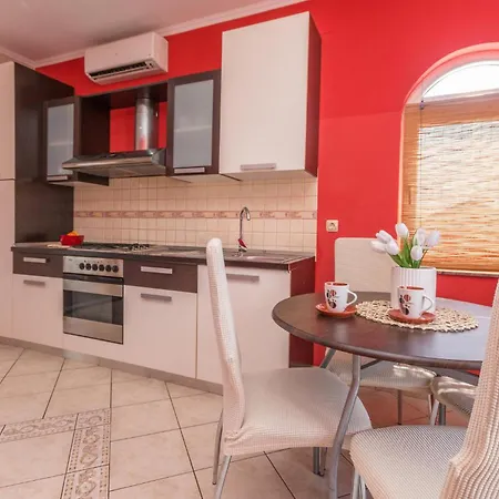 Lovely In With Kitchen *