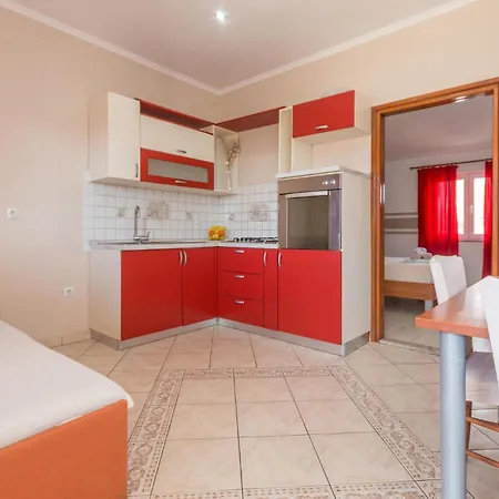 Holiday home Lovely In With Kitchen